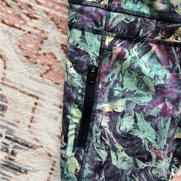 Lululemon leggings - Picture 2 of 5